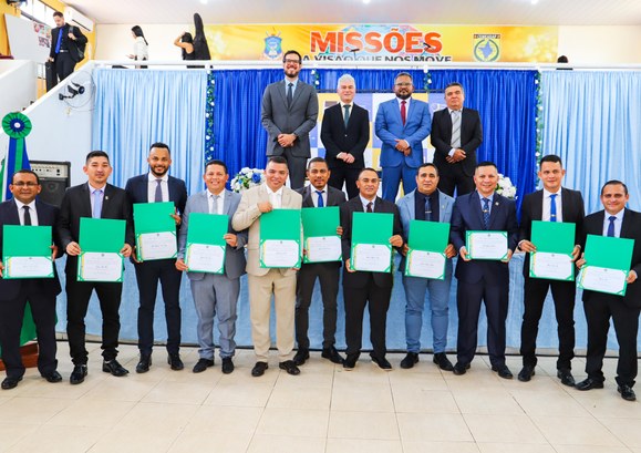 A diplomação é um ato solene que marca oficialmente a conclusão do processo eleitoral. A diplomação é um ato solene que marca oficialmente a conclusão do processo eleitoral.