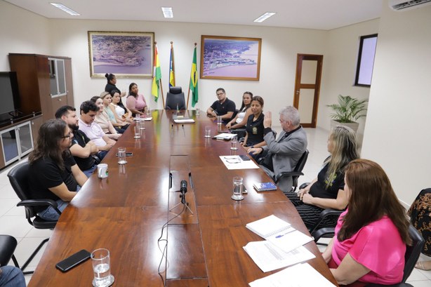 Foram tratados os procedimentos que serão realizados na véspera e ao longo de todo o dia da elei...