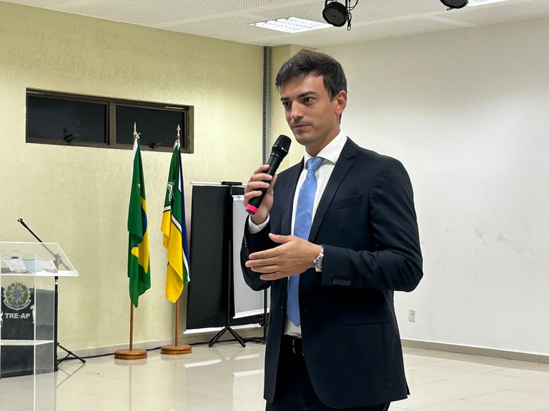 Direito do Trabalho é tema de palestra no TRE do Amapá