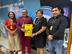 Diretora-geral do TRE Amapá reúne com Superintendente dos Correios no Amapá para tratar de parce...