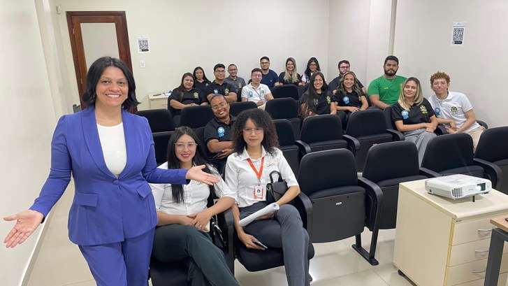 EJE-AP realiza palestra sobre gestão financeira e o impacto do consumo consciente para estagiários EJE-AP realiza palestra sobre gestão financeira e o impacto do consumo consciente para estagiários
