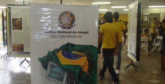 EJE/TRE-AP realiza uma mais visita do projeto Caravana da Cidadania