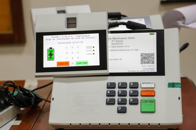 Eleições 2024: TRE Amapá inicia cerimônia de carga e lacração das urnas eletrônicas da 2ª Zona E...