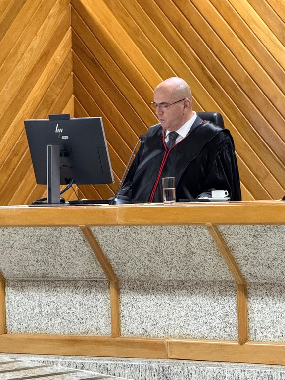 A despedida aconteceu durante a 10° Sessão Administrativa do TRE-AP