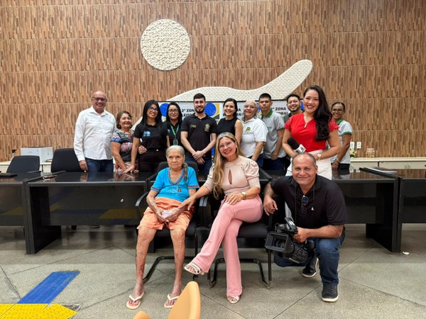 Exemplo de cidadania: aos 96 anos, eleitora de Macapá está pronta para ir às urnas em 2026