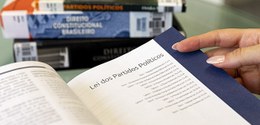 Norma prevê regras para criação, funcionamento, financiamento e participação eleitoral das legendas