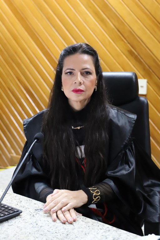 Pleno do TRE-AP homenageia membros que encerram o biênio 2023/2025