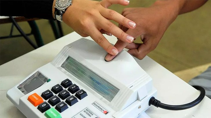 Presos provisórios e adolescentes internados têm até 6 de maio para se registrar e poder votar Direito ao voto é garantido pela Constituição Federal de 1988