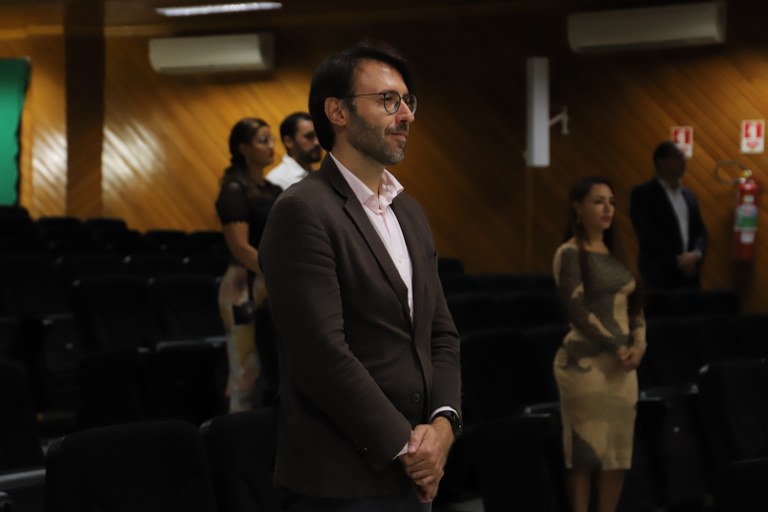 Procurador da República Pablo Beltrand recebe homenagem do Pleno do TRE Amapá