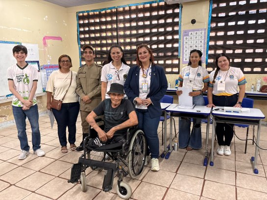 Programa Seu Voto Importa garante auxílio e transporte a eleitores idosos no Amapá