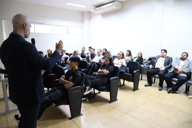Projeto "Política e Cidadania" do TRE-AP em Santana prepara futuros candidatos para as eleições de 2024 Etapa conclui o ciclo de capacitação proposto pela Escola Judiciária Eleitoral como preparação p...