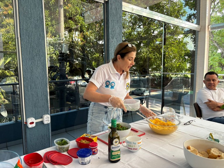 Cada receita veio acompanhada de boas histórias e um toque pessoal das servidoras que prepararam...