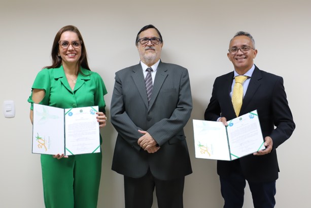 TRE Amapá empossa juíza titular e juiz substituto da 6ª Zona Eleitoral de Santana TRE Amapá empossa juíza titular e juiz substituto da 6ª Zona Eleitoral de Santana