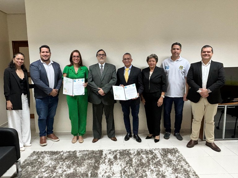TRE Amapá empossa juíza titular e juiz substituto da 6ª Zona Eleitoral de Santana