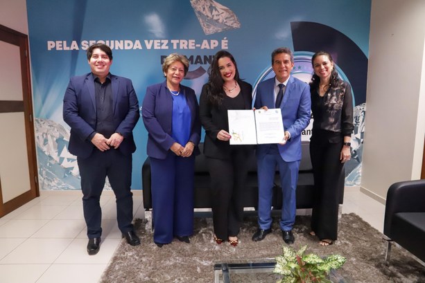 TRE Amapá empossa nova servidora aprovada no Concurso Nacional da Justiça Eleitoral A servidora foi a oitava a tomar posse na Justiça Eleitoral do Amapá