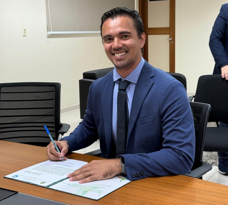 TRE Amapá empossa primeiro servidor aprovado no Concurso Unificado da Justiça Eleitoral – TSE Un...
