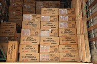 Uma empresa especializada em reuso e reciclagem foi contratada para o processo