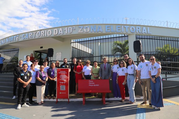 TRE Amapá inaugura Bancos Vermelhos como símbolo de enfrentamento ao feminicídio TRE Amapá inaugura Bancos Vermelhos como símbolo de enfrentamento ao feminicídio