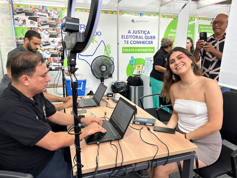 TRE Amapá marca presença na 54ª Expofeira com estande de atendimentos ao eleitorado