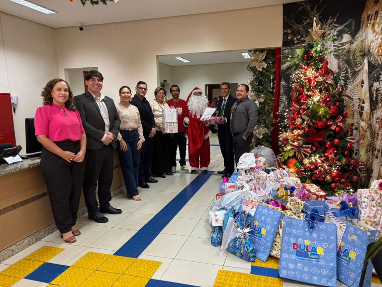 TRE Amapá participa da campanha “Papai Noel dos Correios” e leva alegria a crianças ribeirinhas TRE Amapá participa da campanha “Papai Noel dos Correios” e leva alegria a crianças ribeirinhas