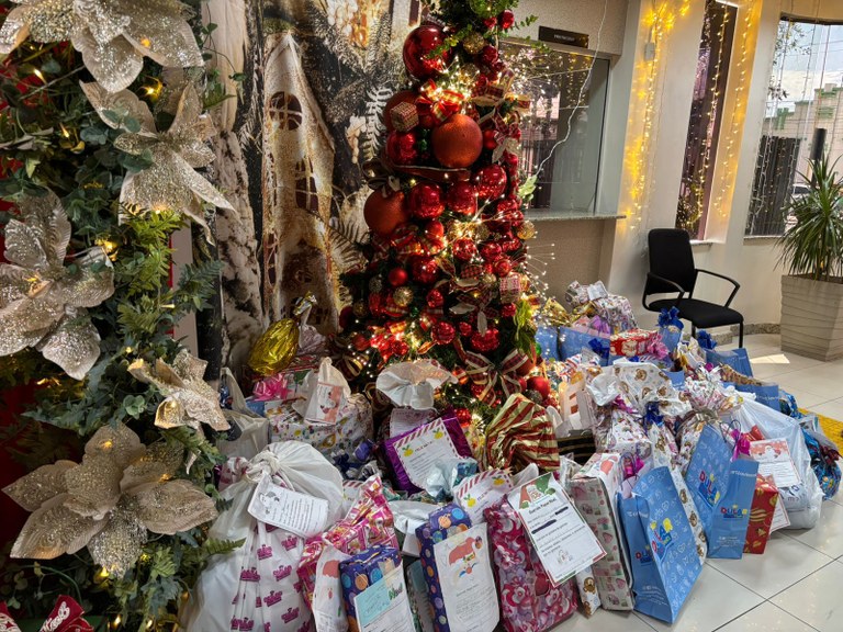 TRE Amapá participa da campanha “Papai Noel dos Correios” e leva alegria a crianças ribeirinhas TRE Amapá participa da campanha “Papai Noel dos Correios” e leva alegria a crianças ribeirinhas