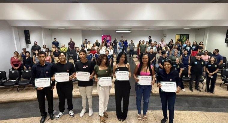 TRE Amapá participa da diplomação do Grêmio Estudantil “Líderes do Amanhã”, em Oiapoque