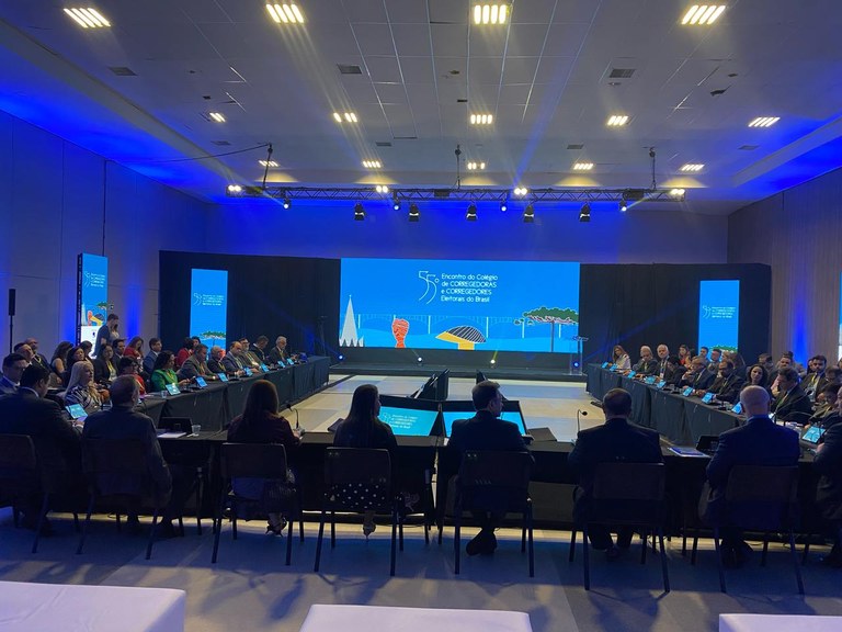 Corregedores Eleitorais e representantes das Corregedorias Regionais Eleitorais de todo o país s...