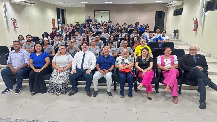 TRE Amapá promove palestra sobre Direito e Cidadania para alunos da EJA