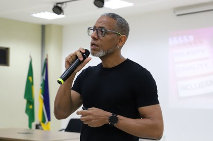 TRE Amapá promove palestra sobre letramento racial e equidade no ambiente institucional