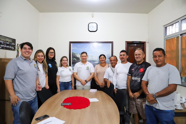 TRE Amapá promove reunião com representantes de Associações de Bairros de Laranjal do Jari Cidadania participativa: TRE Amapá promove reunião com presidentes e representantes das Associaç...
