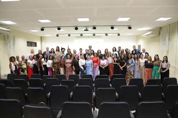 TRE Amapá realiza seminário “Mulheres na Política – Um Legado de Conquista” em comemoração ao Dia Internacional da Mulher TRE Amapá realiza seminário “Mulheres na Política – Um Legado de Conquista” em comemoração ao Di...
