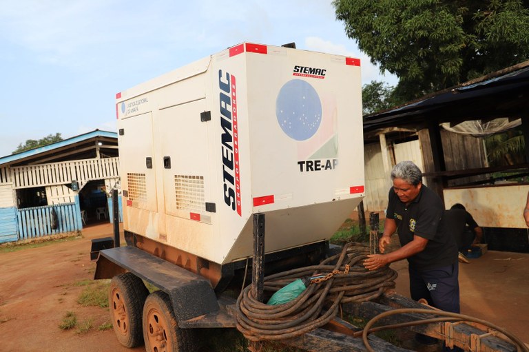 TRE Amapá realiza sessão itinerante na Aldeia do Manga, no extremo norte do Amapá