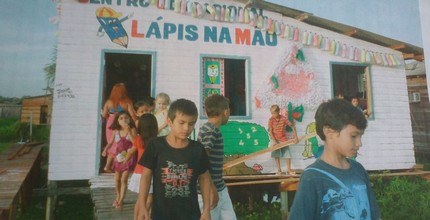 TRE-AP Ong “Lápis na Mão” 2012 TRE-AP incentiva a reciclagem de papel com apoio a Ong “Lápis na Mão”. Agora todos os servidore...