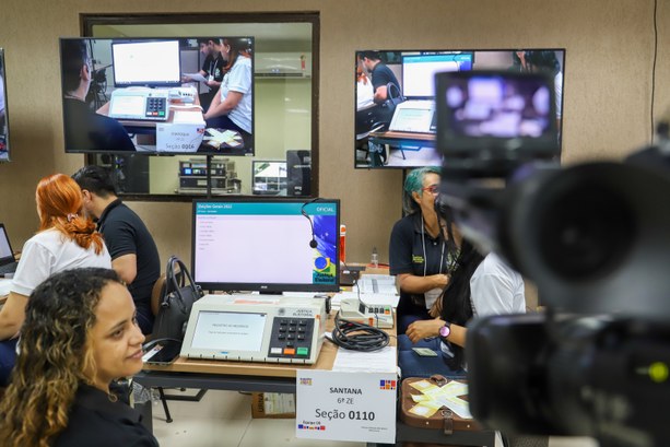 Auditoria da Votação Eletrônica encerra testes nas urnas eletrônicas no 2º turno das eleições No domingo de votação, os Testes de Autenticidade e Integridade foram realizados