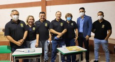 Equipe do Tribunal dialoga com a populações sobre questões relacionadas ao processo eleitoral.