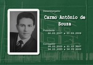 Foto de busto preta e branca do Desembargador Carmo Antônio de Souza usando toga e gravata.