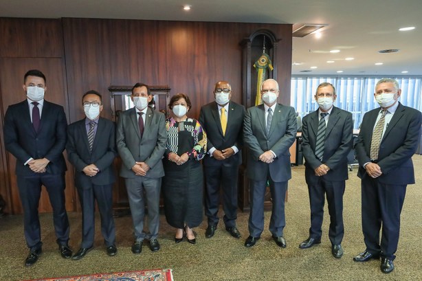 O encontro em Brasília, reuniu outros gestores do TSE e representantes dos Tribunais Regionais E...
