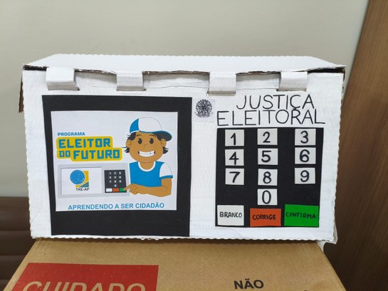 Projeto educativo da EJE do Amapá cria urna eletrônica com material reciclável para ações em comunidades ribeirinhas A proposta é estimular a imaginação e a criatividade das crianças, permitindo que aprendam sobre...