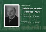 Foto de busto preta e branca do Desembargador Raimundo Nonato Fonseca Vale usando toga e gravata.