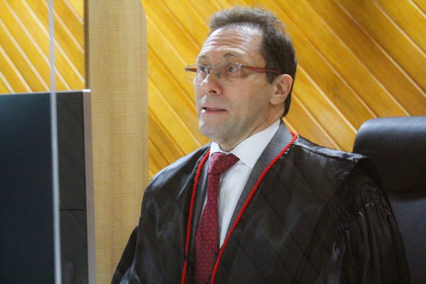 Relatório da Comissão de Apuração das Eleições 2022 é aprovado pelo pleno do TRE-AP Durante sessão administrativa, foram apreciadas 6 petições de partidos e agremiações referentes ...