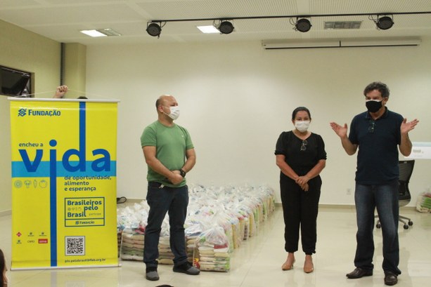 TRE Amapá doa cestas básicas aos trabalhadores do setor de asseio e conservação do HE Além das cestas, a equipe de terceirizados do hospital ainda receberá vale-gás no valor de R$ 120