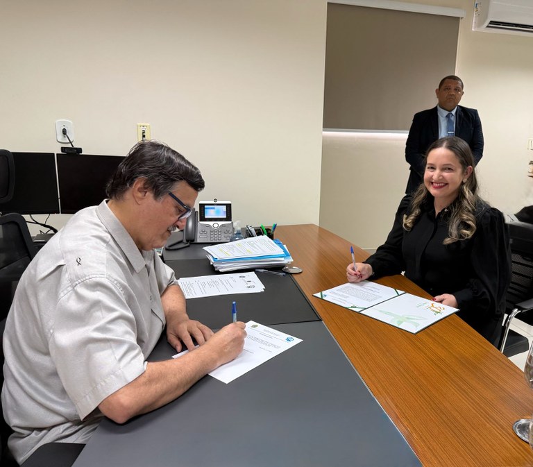 Durante a cerimônia, o desembargador Agostino Silvério Júnior deu as boas-vindas aos empossados.