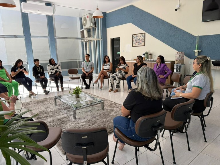 Entre os assuntos abordados estiveram violência doméstica, assédio moral, assédio sexual, relaçõ...