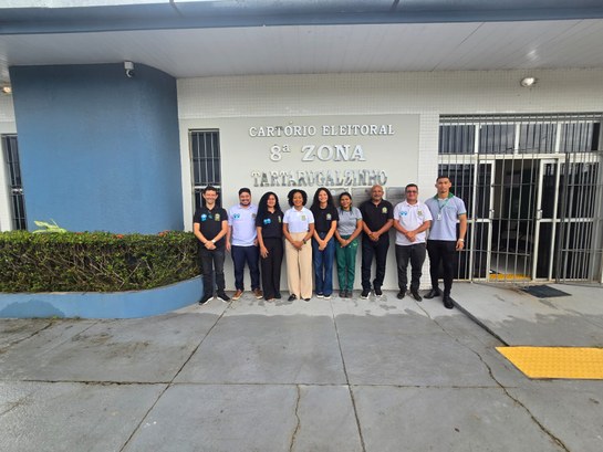 Durante a visita, estão sendo desenvolvidas escutas qualificadas, orientações e atendimentos ind...