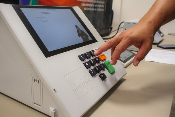 TRE Amapá prepara as mídias para as Eleições 2022 Procedimento é realizado depois da Assinatura Digital e Lacração dos Sistemas Eleitorais