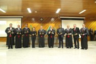 Em ocasião da 6ª Sessão Administrativa Ordinária, juízes eleitorais receberam a moeda e o Pin al...