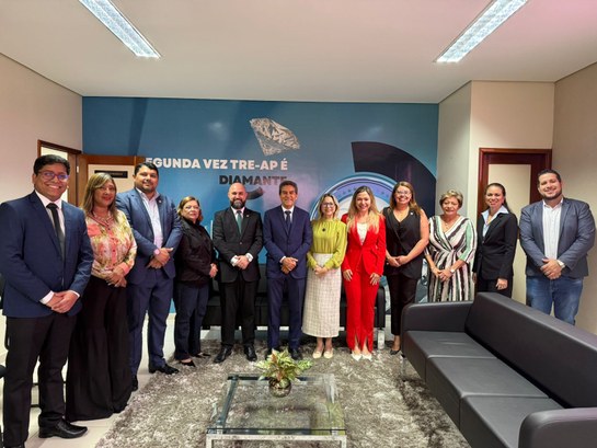 TRE Amapá recebe visita institucional da Comissão de Direito Eleitoral da OAB Amapá Durante o encontro, o desembargador Carmo Antônio ressaltou a importância da parceria com a OAB