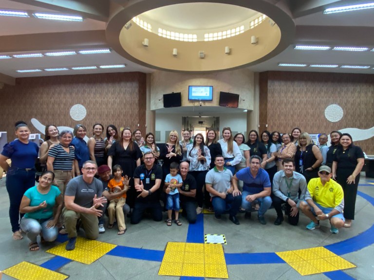 TRE-AP Acessível: eleitores surdos são atendidos como parte de oficina de Libras ministrada para servidores das Zonas Eleitorais Participantes da oficina puderam colocar em prática conteúdos aprendidos em sala