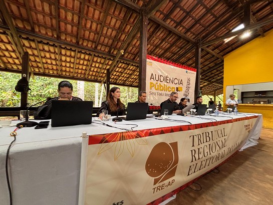 A realização da sessão em território indígena reforça o compromisso da Justiça Eleitoral com a a...