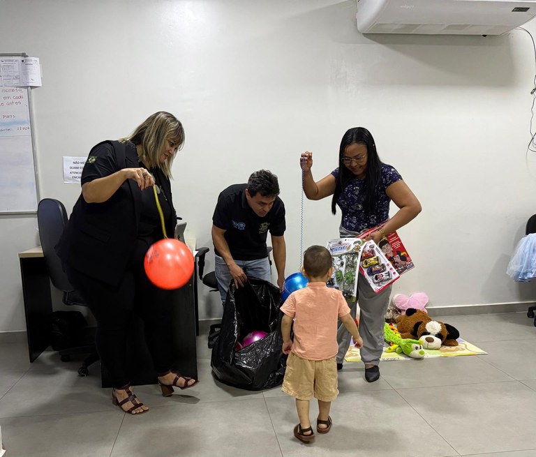 As doações foram recebidas pela administração da instituição.
